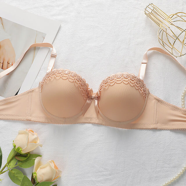 Butterfly embroidered Decorated Comfortable Strong Support Underwear Set